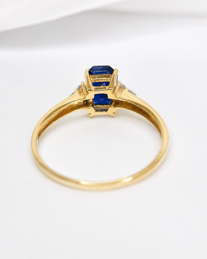 1.20-carat Chatoyant Sapphire &amp; Diamond Trilogy Ring "Louanne"
