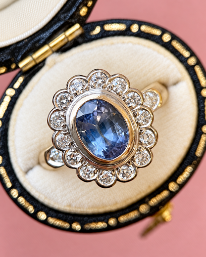 “Séverine” 3.51-carat Cornflower sapphire Marguerite ring &amp; 0.48-carat diamonds, 7.15g