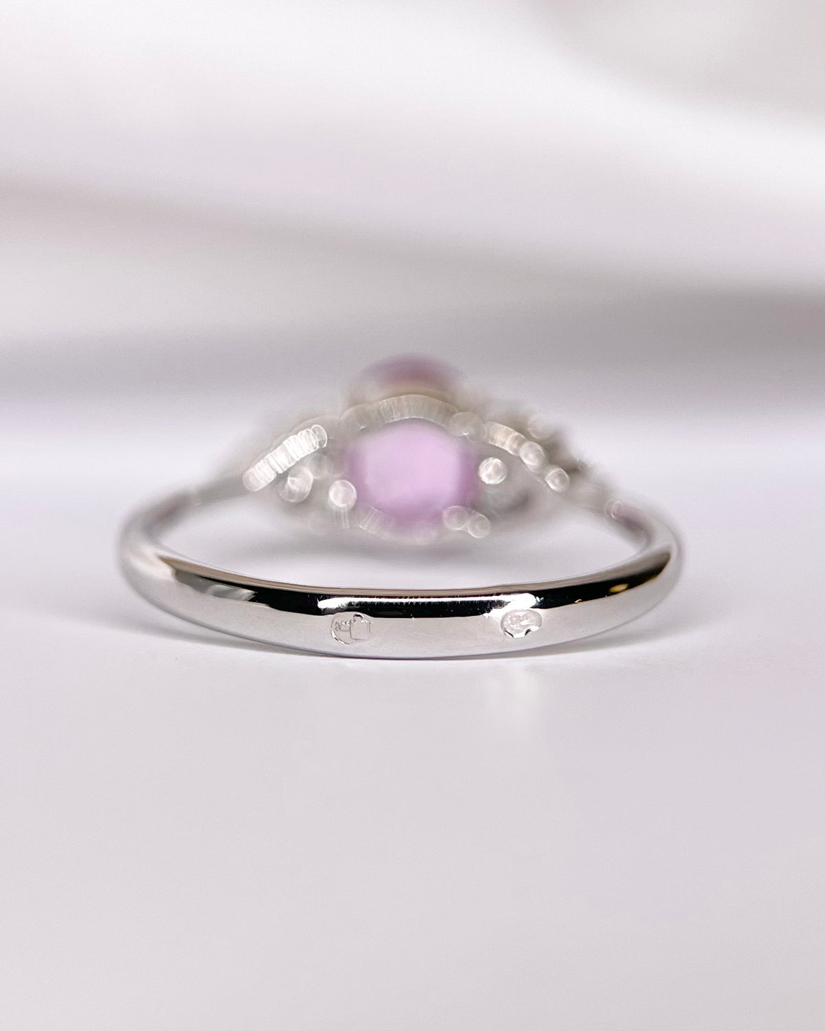 Bague Trilogie Saphir Rose 0.99 carat &amp; Diamants 0.30 carat "Rosalia"