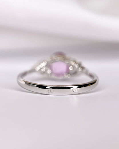 Bague Trilogie Saphir Rose 0.99 carat &amp; Diamants 0.30 carat "Rosalia"
