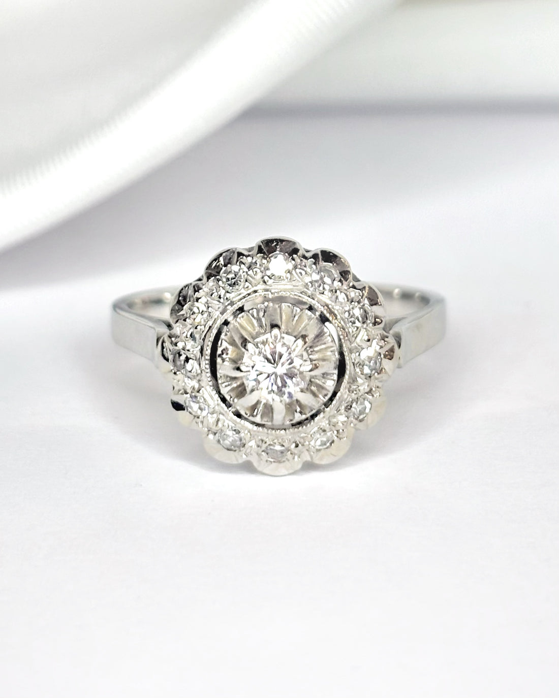 Bague Marguerite Diamants 0.27 carat "Cassandre"