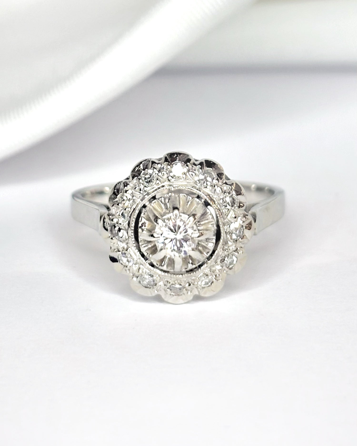 Bague Marguerite Diamants 0.27 carat "Cassandre"