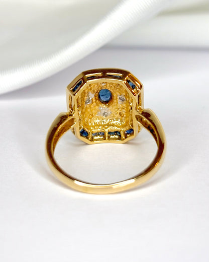 Bague Style Art-Déco Saphir 0.97 carat, Diamants &amp; Or 4,1g "Abigaelle"