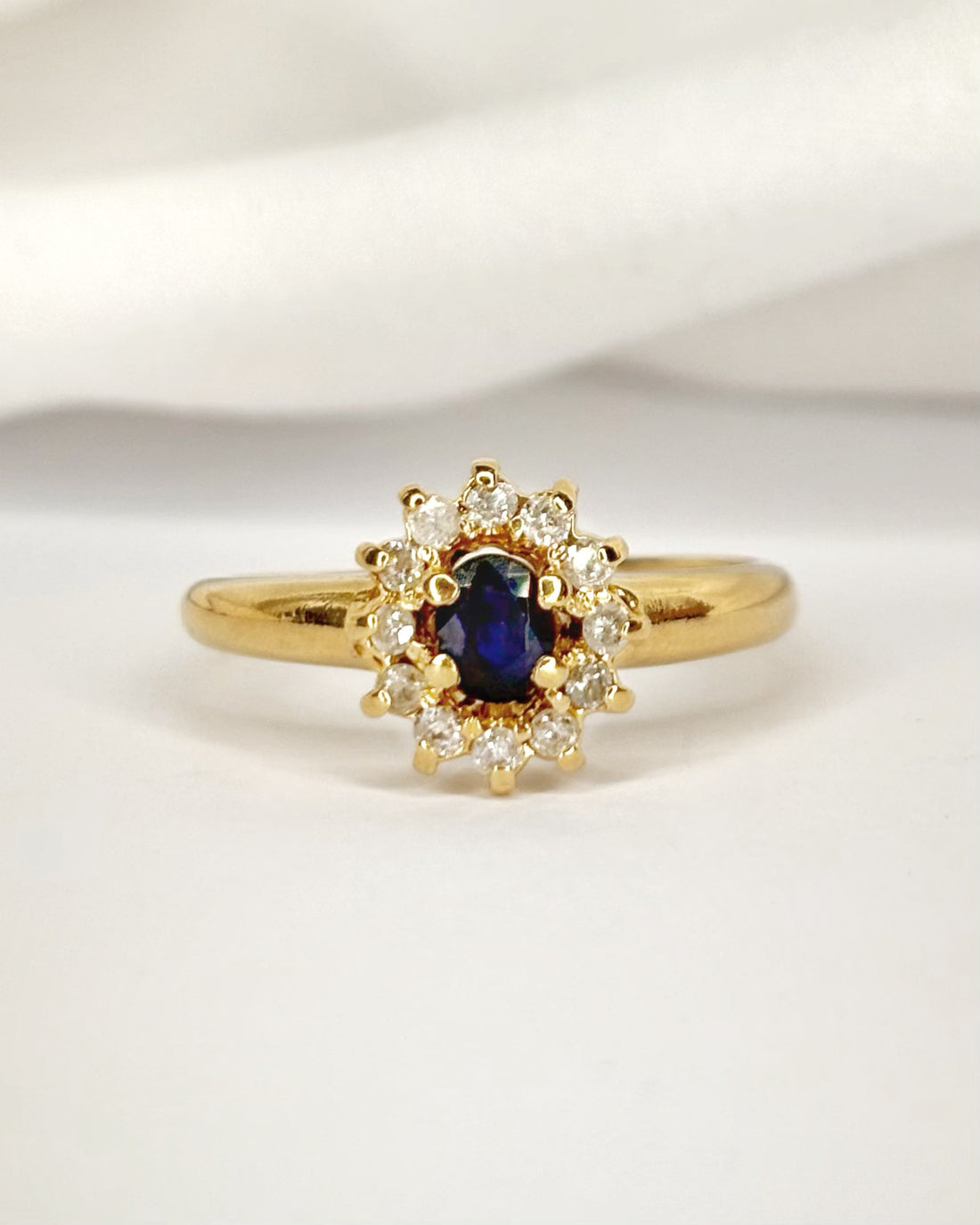Bague Marguerite Saphir 0.35 carat &amp; Diamants 0.36 carat "Cassandra"