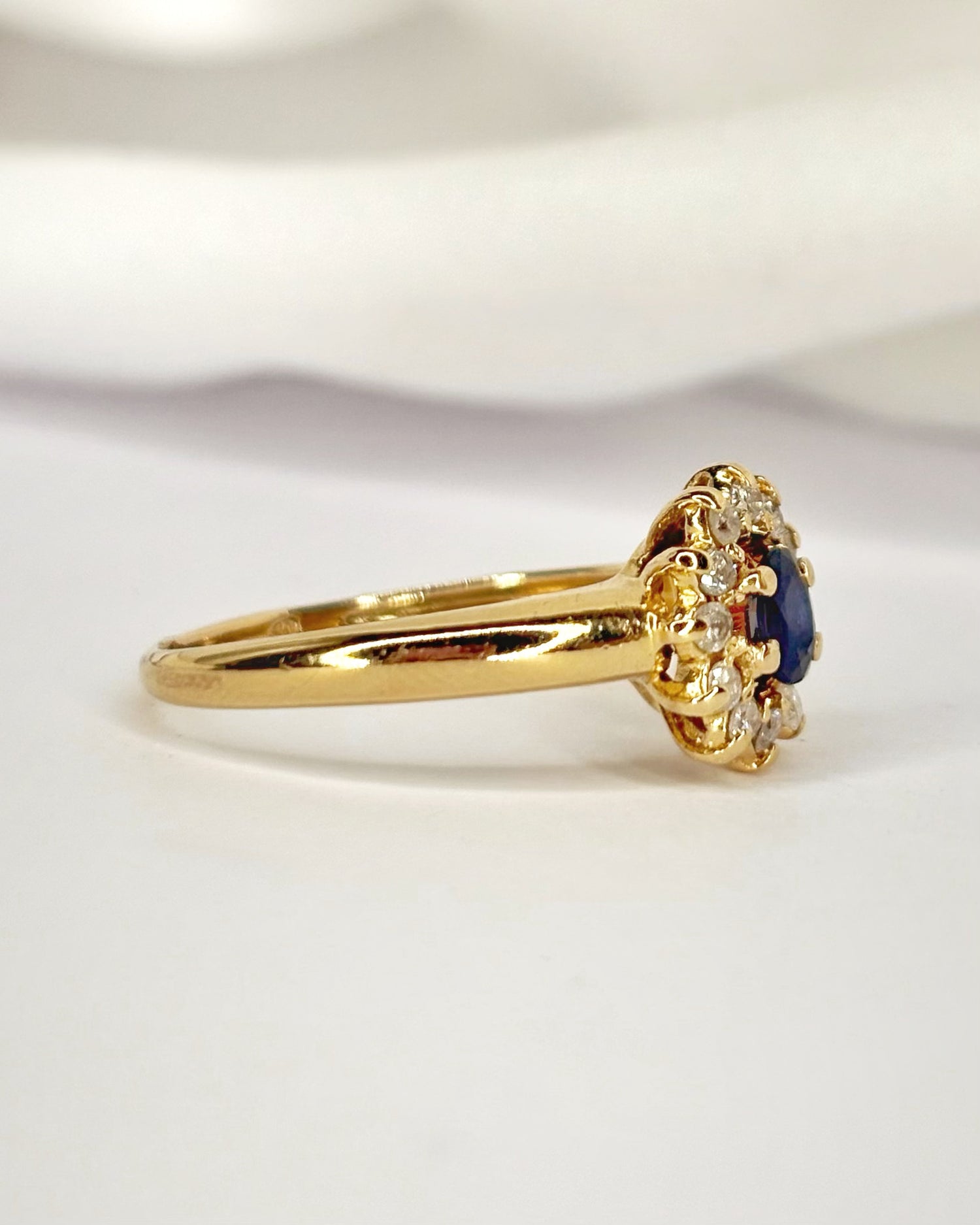 Bague Marguerite Saphir 0.35 carat &amp; Diamants 0.36 carat "Cassandra"