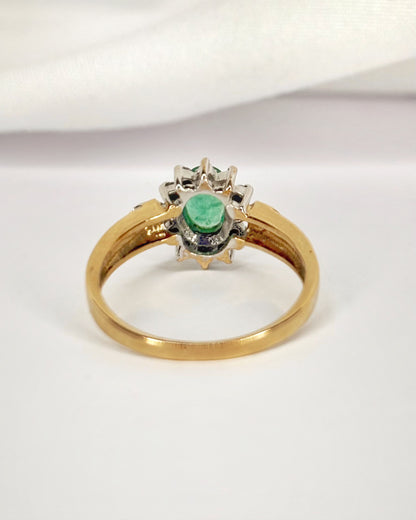 Emerald &amp; Diamond Daisy Ring "Donna"