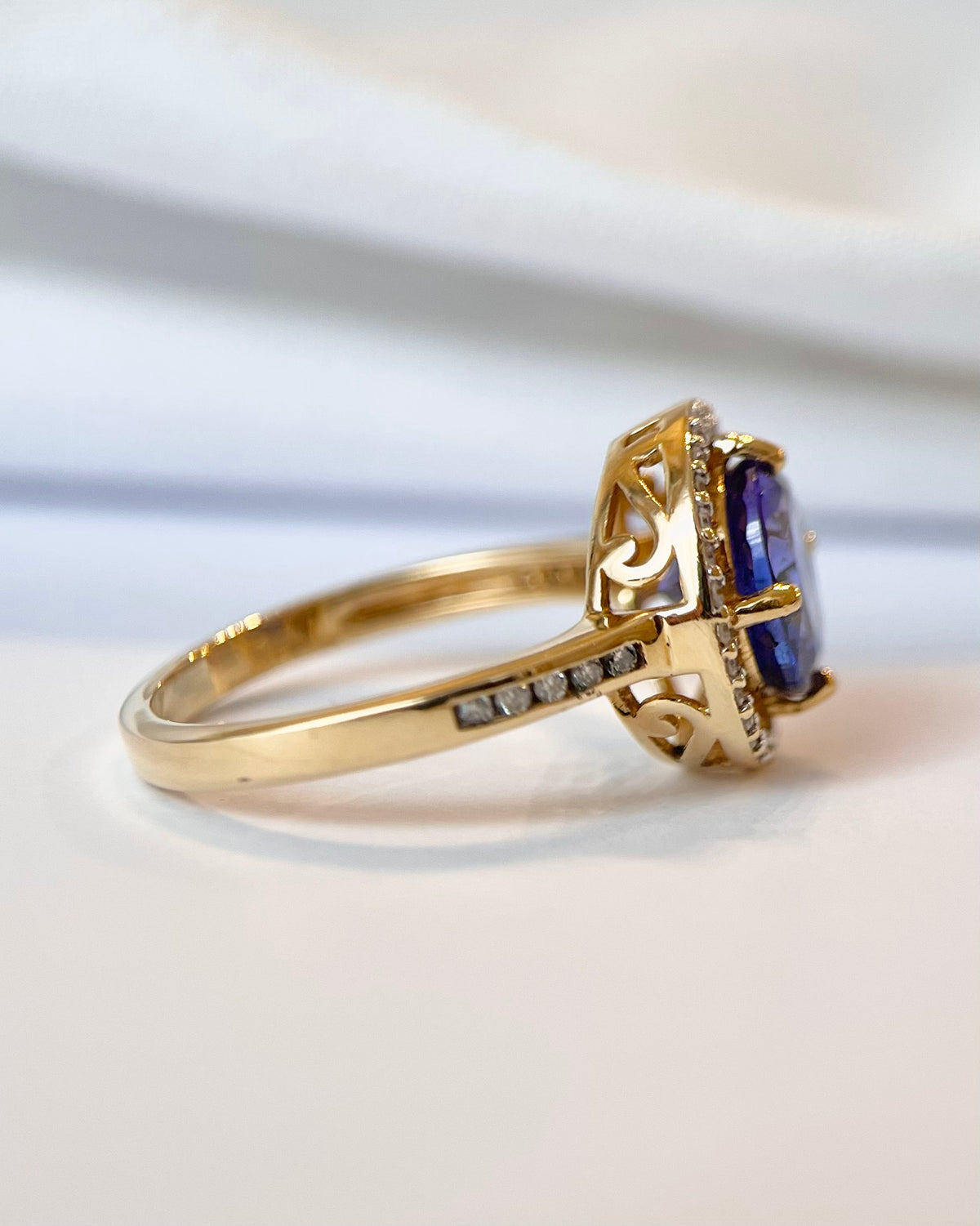 Bague Solitaire Tanzanite 2.30 carats &amp; Diamants 0.40 carat 4,59g "Iliana"
