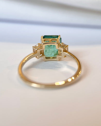 Bague Trilogie Émeraude 1.90 carat &amp; Diamants 0.40 carat "Ophélie"