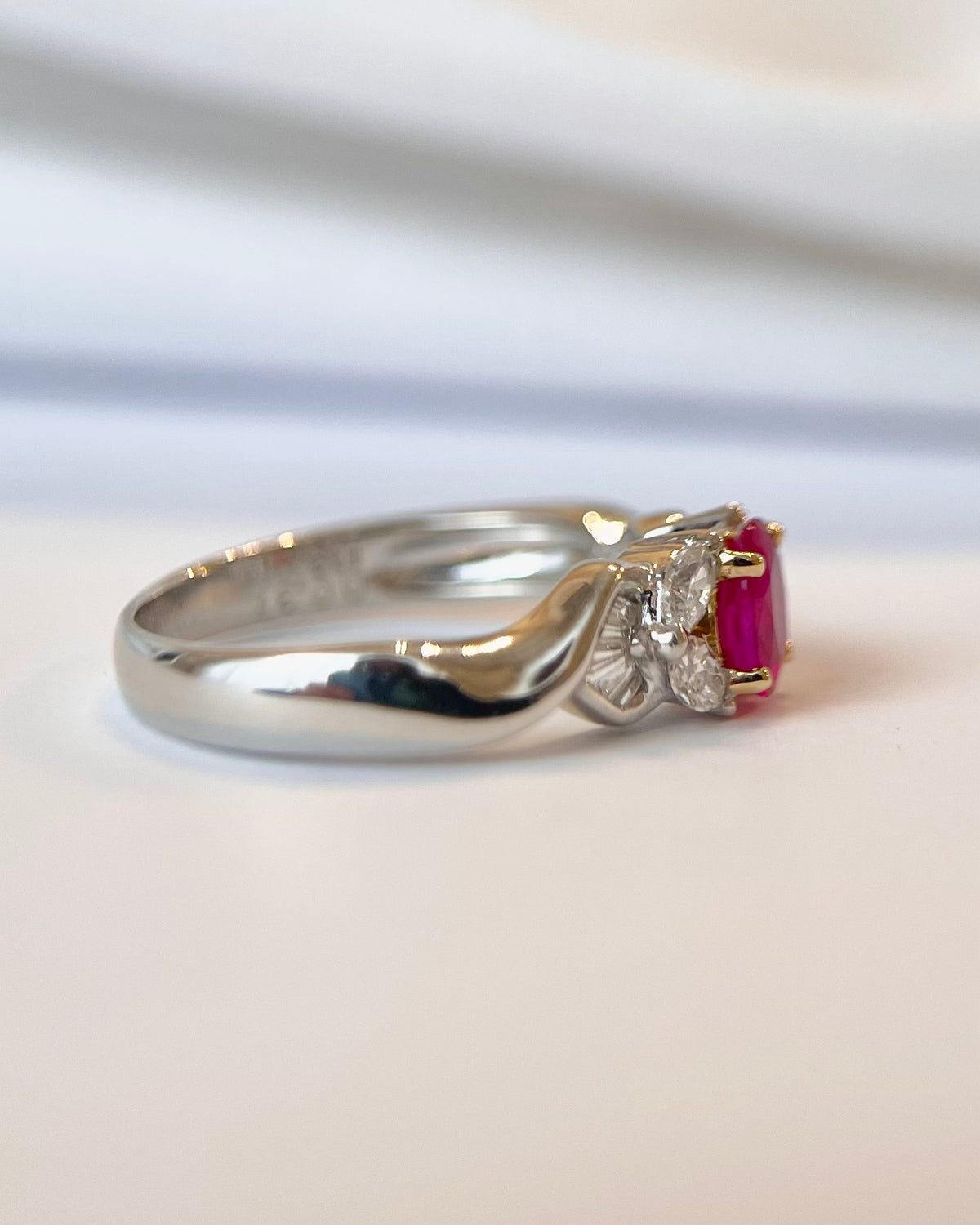 Bague Trilogie Rubis 0.55 carat &amp; Diamants 0.37 carat "Pascaline"