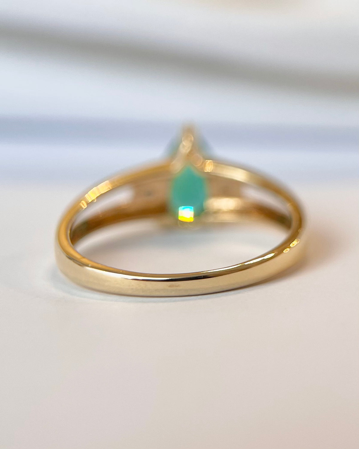 Bague Trilogie Émeraude 0.85 carat &amp; Diamants "Camilla"