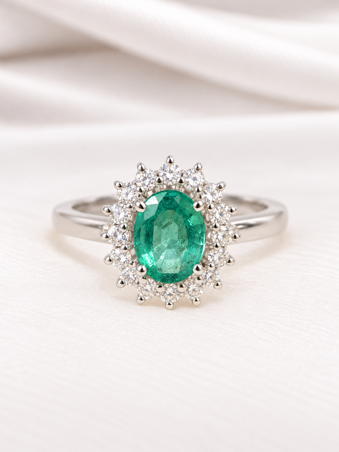 Bague Marguerite Émeraude 1 carat &amp; Diamants 0.32 carat 4,79g "Théa"