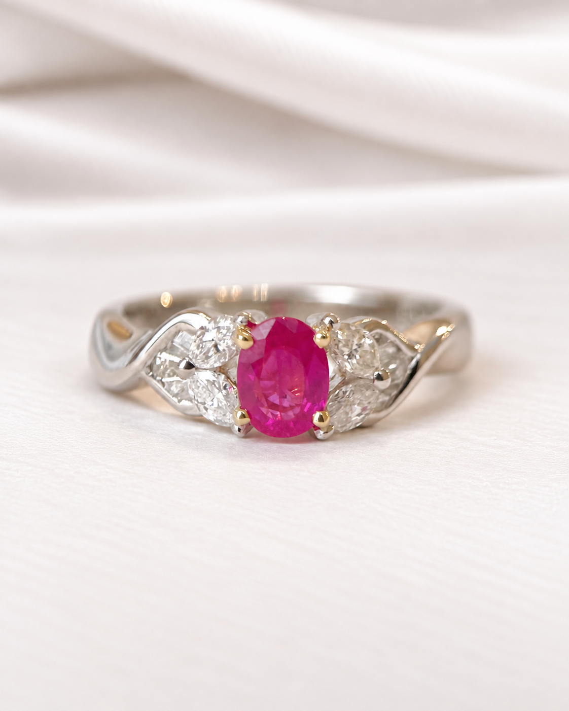 Bague Trilogie Rubis 0.55 carat &amp; Diamants 0.37 carat "Pascaline"