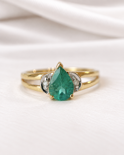 Bague Trilogie Émeraude 0.85 carat &amp; Diamants "Camilla"
