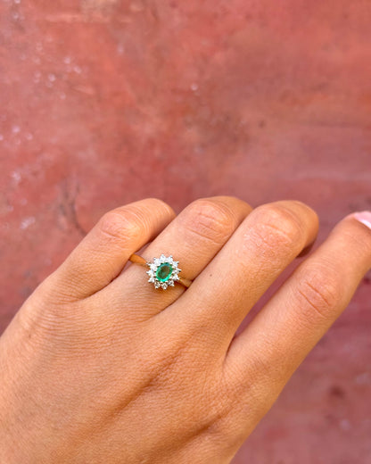 Emerald &amp; Diamond Daisy Ring "Agnes"