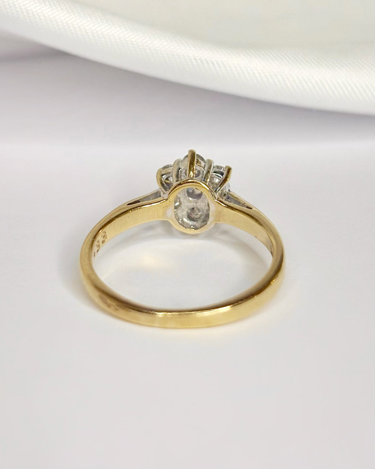 0.33-Carat Diamond Daisy Ring "Jonathan"