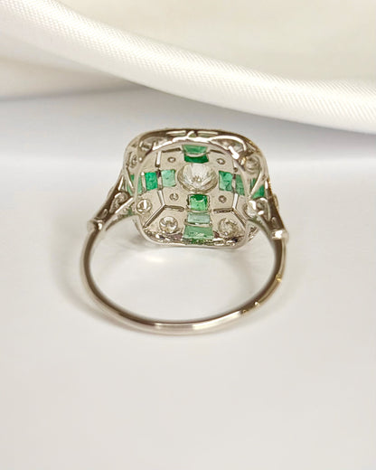 Anillo de estilo Art Déco con esmeraldas de 0,45 quilates y diamantes de 0,82 quilates «Aliénor»