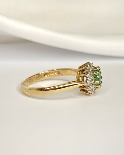 Emerald &amp; Diamond Daisy Ring "Agnes"
