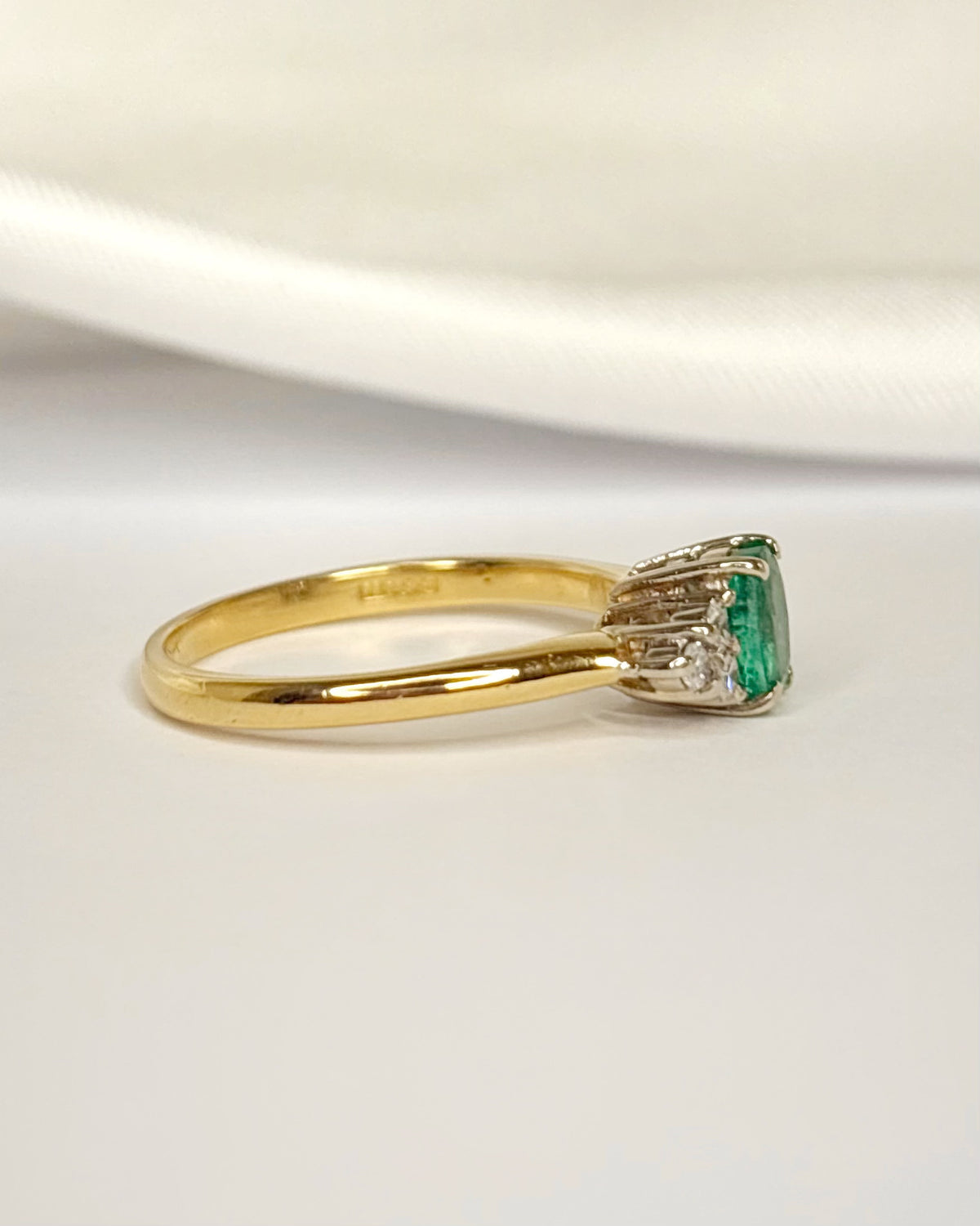 Bague Trilogie Émeraude &amp; Diamants "Jessy"
