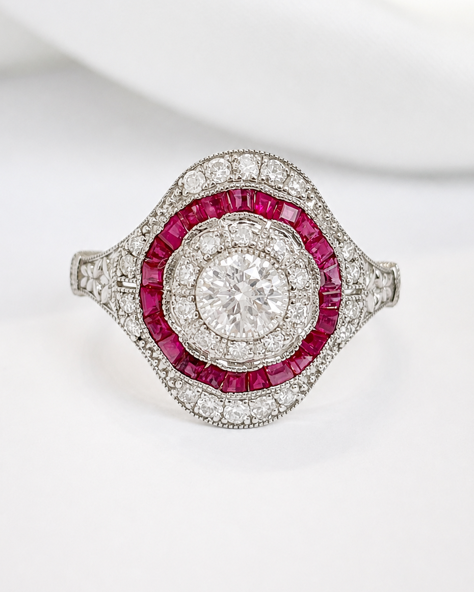 Anillo Art Déco de rubí de 1,15 quilates y diamantes de 0,68 quilates «Aline»