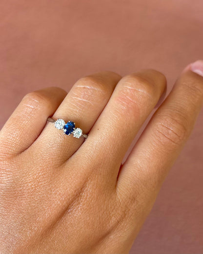 Anillo trilogía de zafiro de 0,65 quilates y diamantes de 0,40 quilates «Helene»