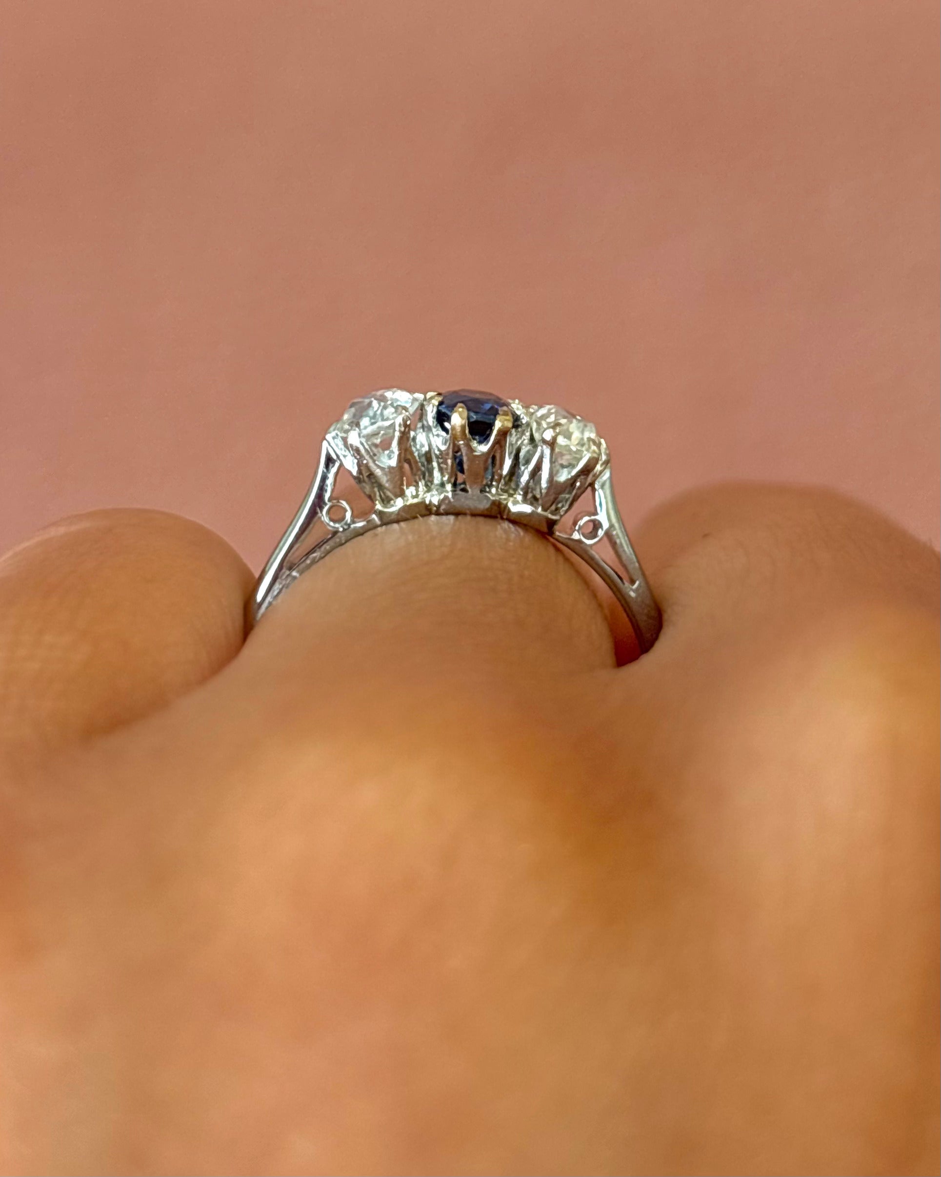 Anillo trilogía de zafiro de 0,65 quilates y diamantes de 0,40 quilates «Helene»