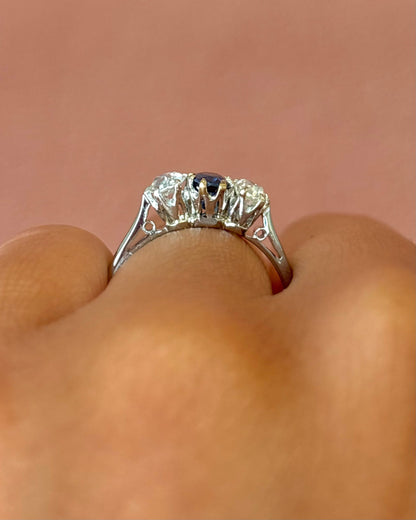 Anillo trilogía de zafiro de 0,65 quilates y diamantes de 0,40 quilates «Helene»