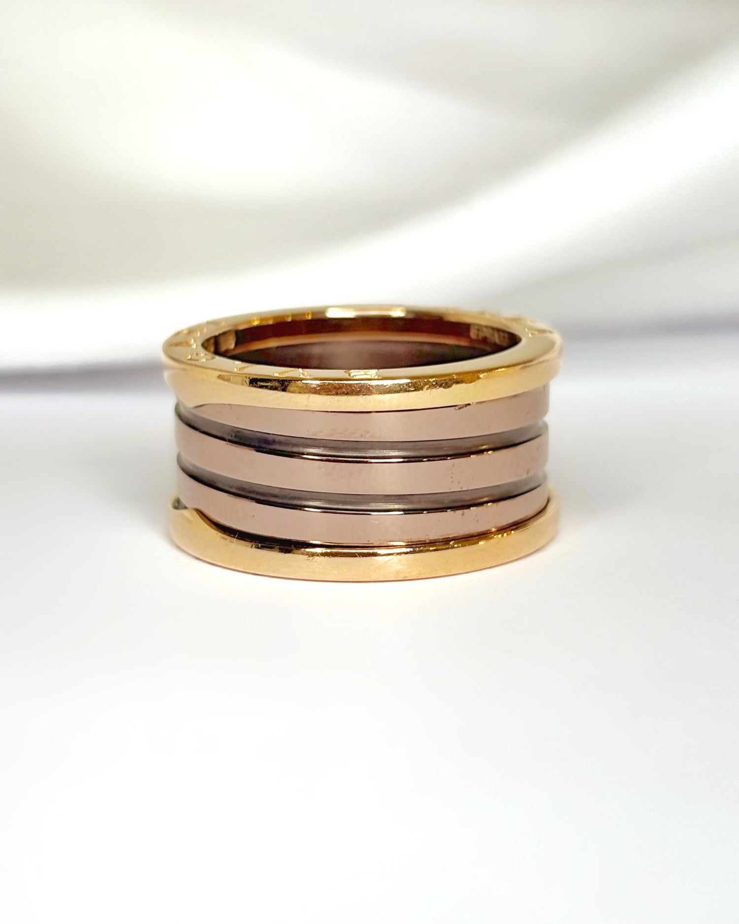 Anillo Jonc Bulgari Oro Rosa y Cerámica "B.zero1"