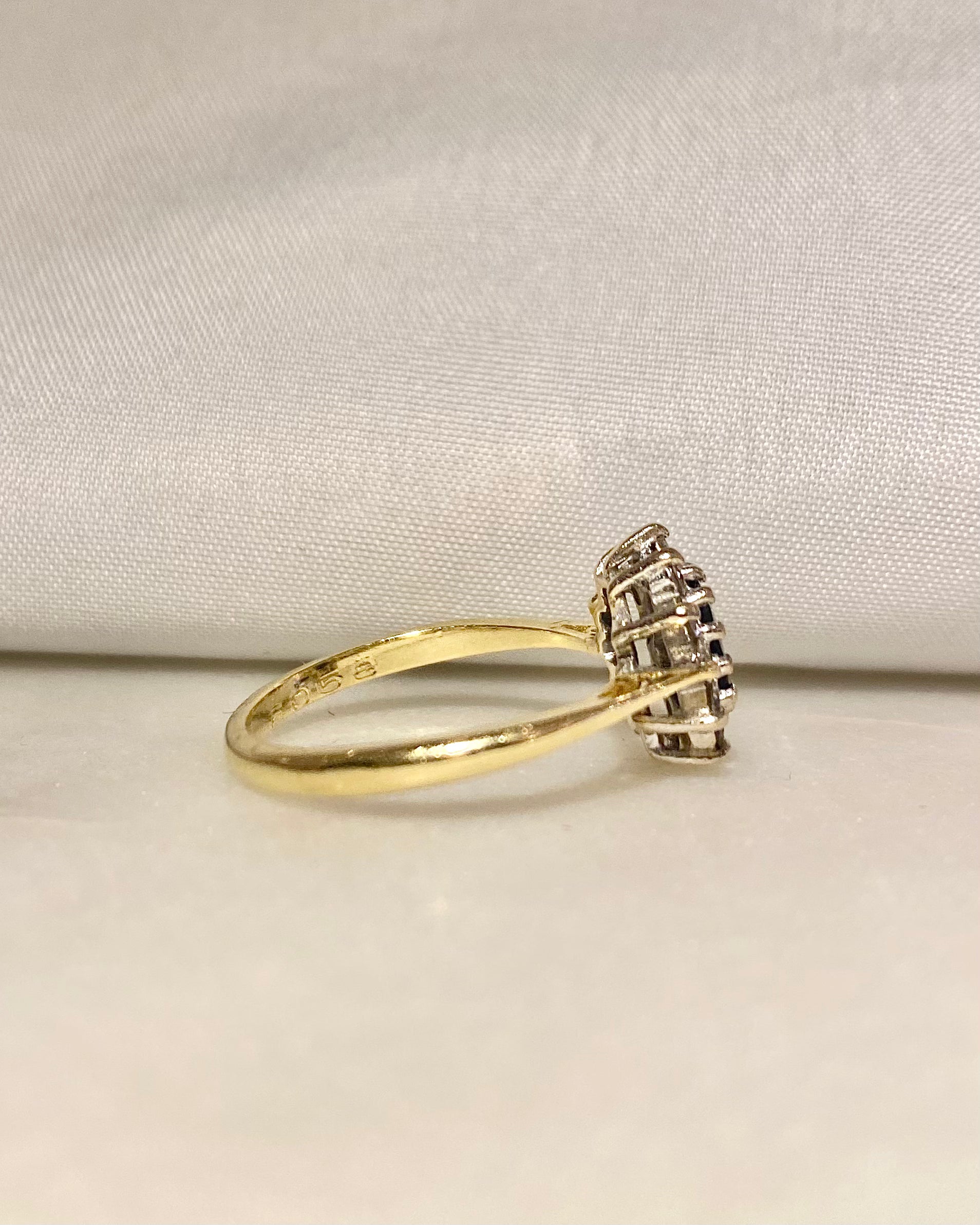 Bague Marguerite Saphir 0.56 carat &amp; Diamants "Juliane"