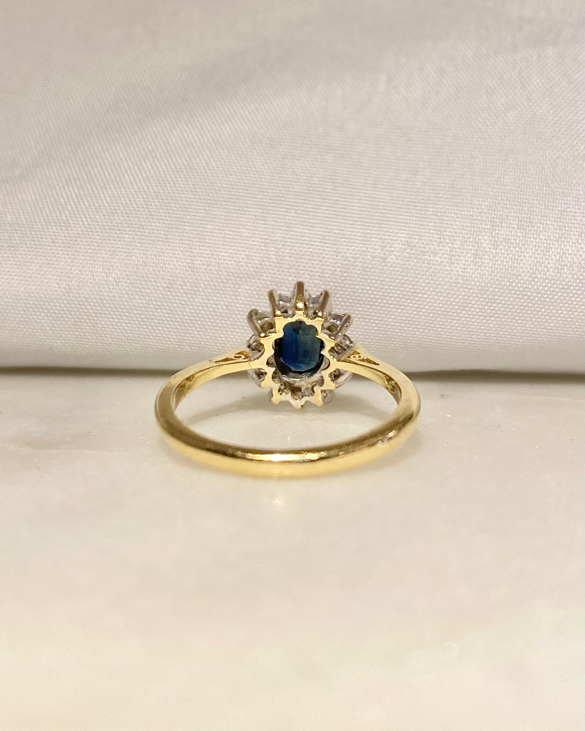 Bague Marguerite Saphir 0.56 carat &amp; Diamants "Juliane"