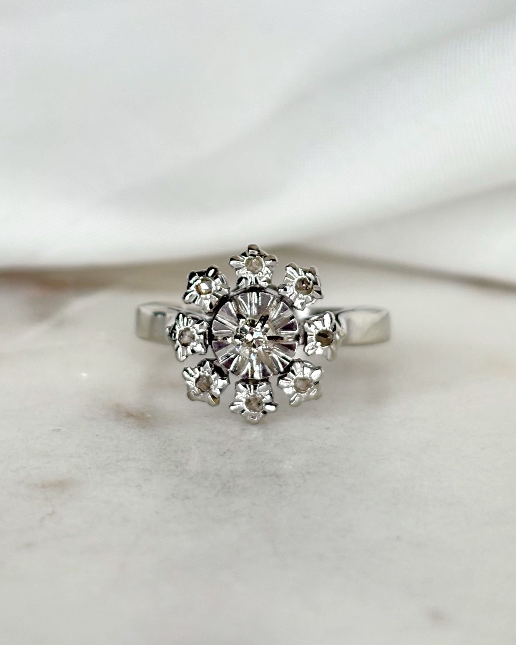 Bague Marguerite 9 Diamants &quot;Amanda&quot;
