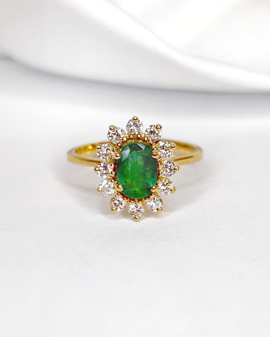 Bague Marguerite Émeraude 0.54 carat &amp; Diamants 0.36 carat "Margrethe"