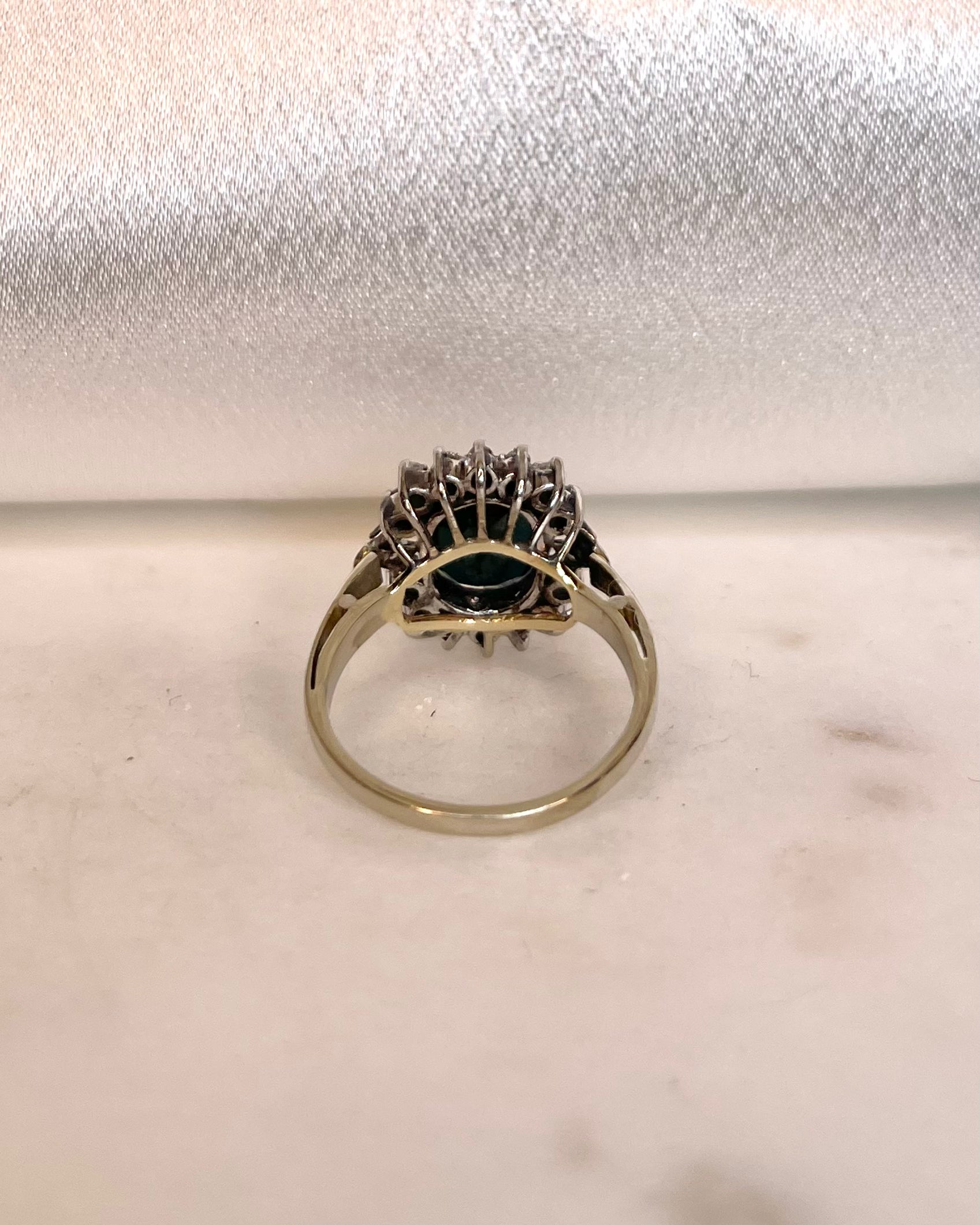 Marguerite Sapphire 3.75 carat &amp; Diamonds Ring "Kaïs"