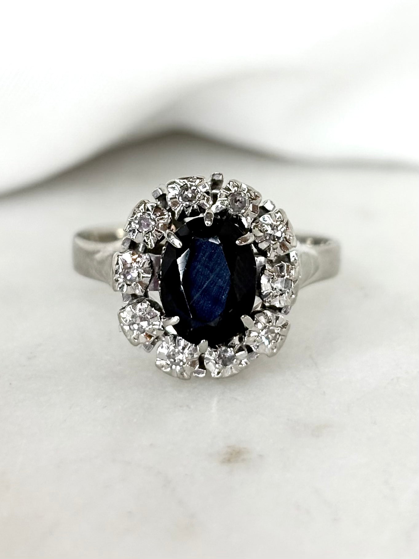 Bague Marguerite Saphir 1.60 carat &amp; Diamants &quot;Manna&quot;