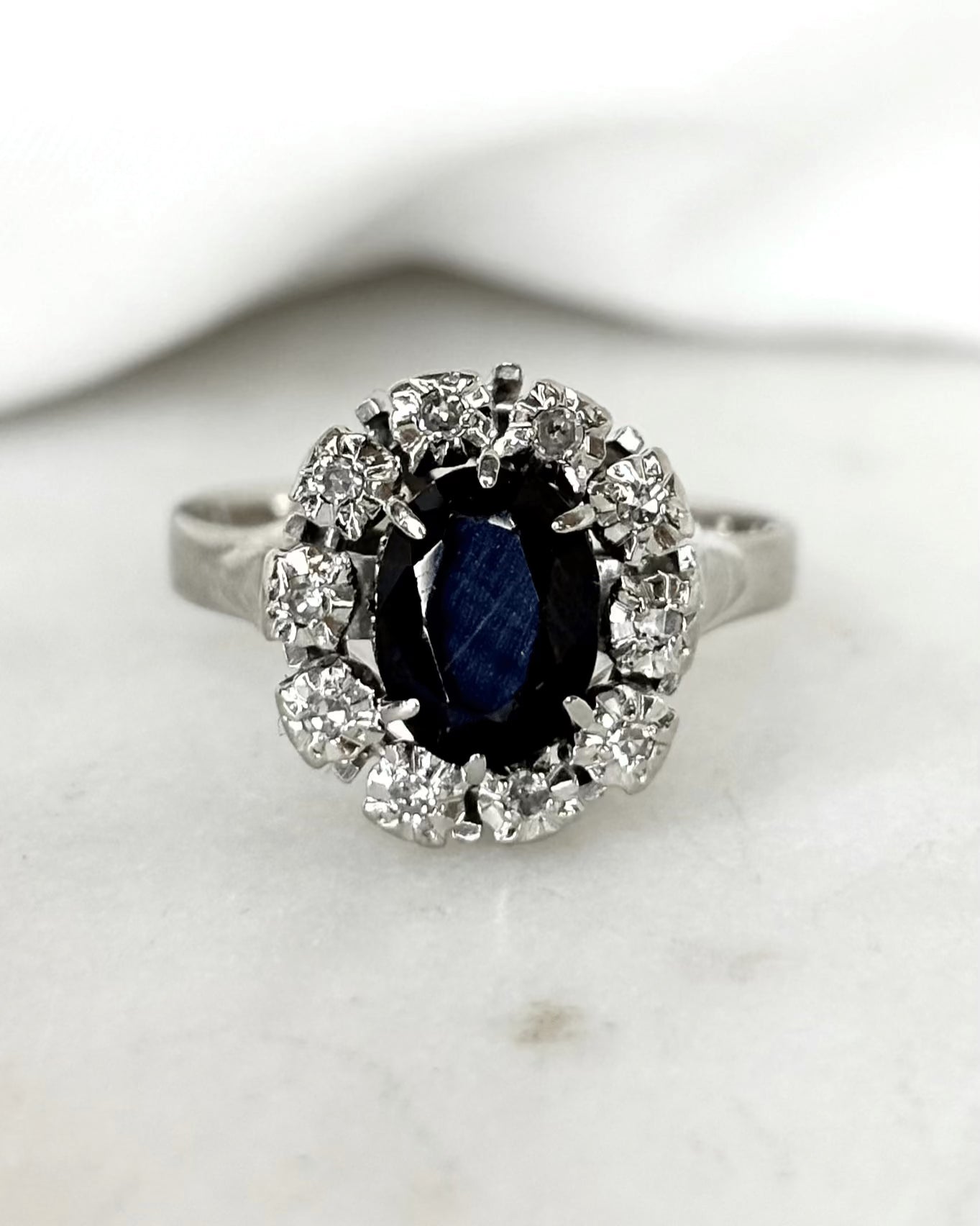Anillo Margarita Zafiro 1.60 quilates y Diamantes "Manna"
