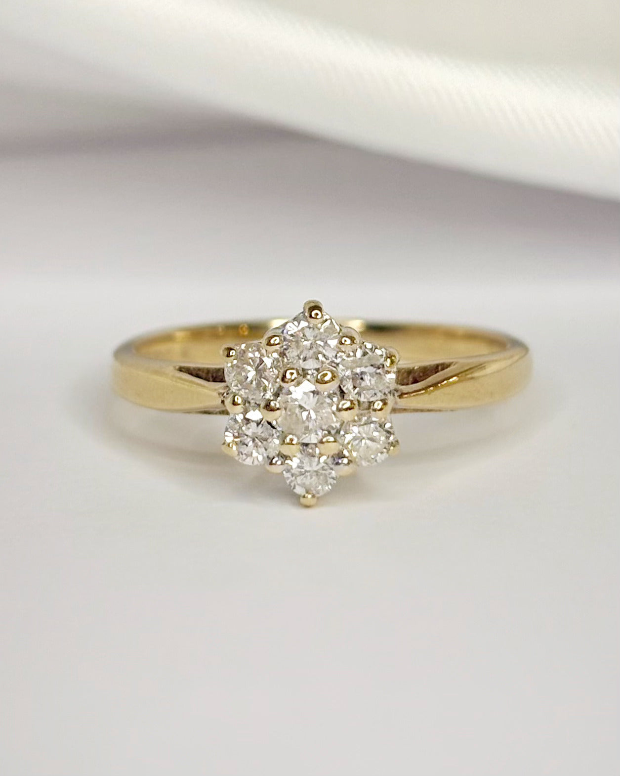 0.33-Carat Diamond Daisy Ring "Jonathan"