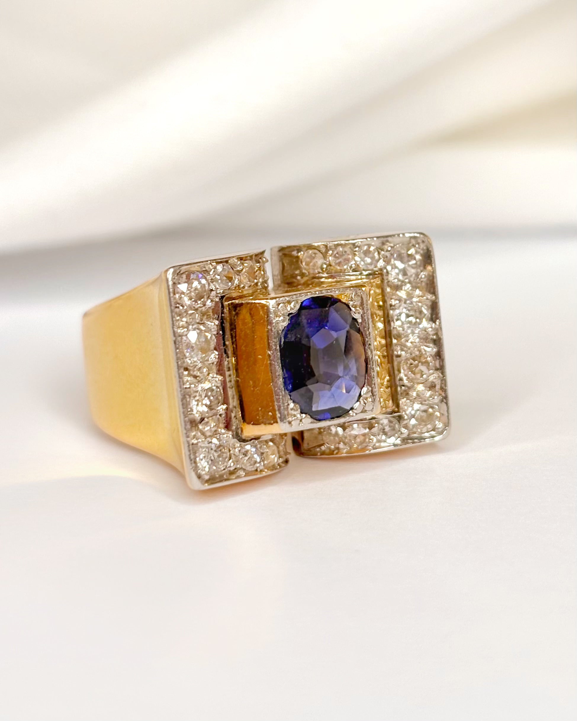 Tank Sapphire Ring 1.40 carat, Diamonds 0.68 carat &amp; Gold 11.73g "Frida"