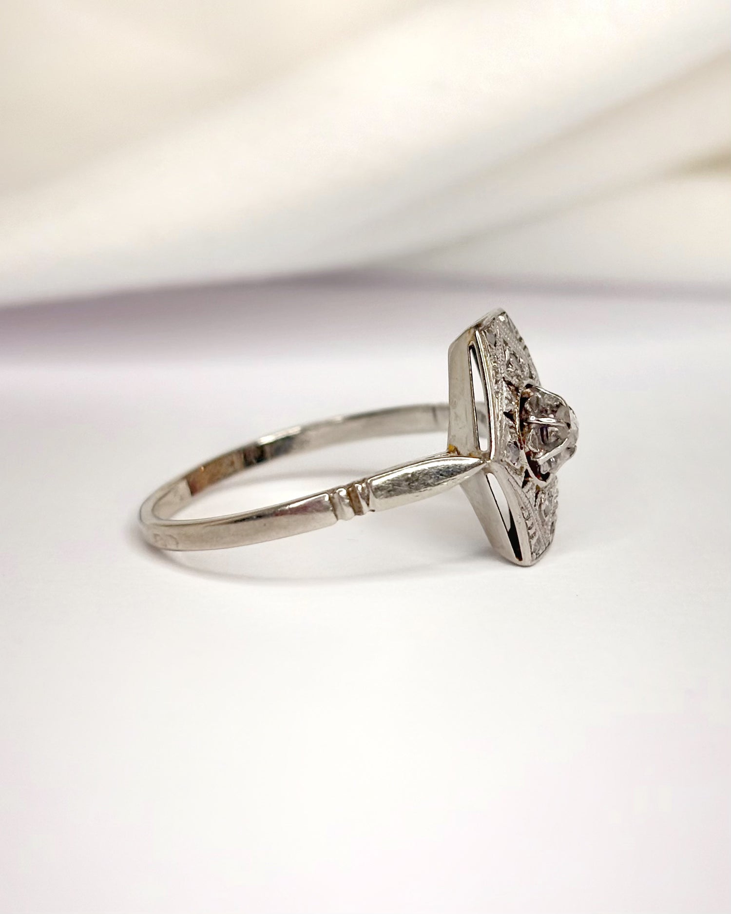 Art Deco Diamond Ring "Bonie"