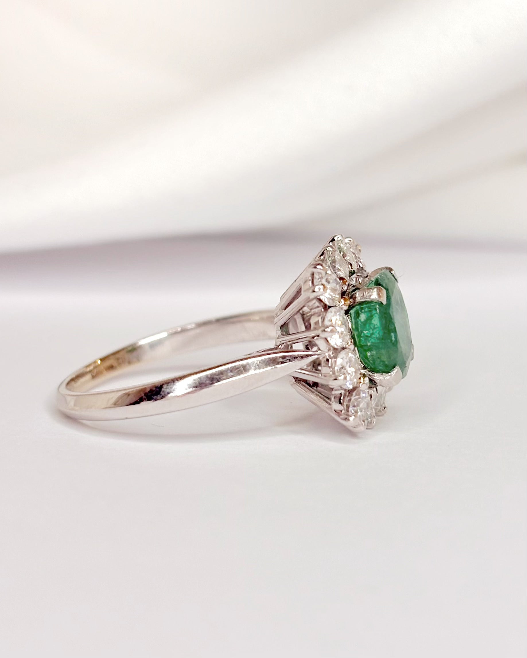 Emerald Daisy Ring 1.45 carat &amp; Diamonds 0.60 carat "Lisa"