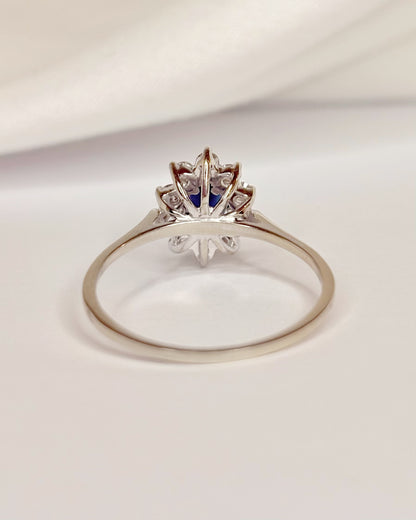 Marguerite Ring Sapphire &amp; Diamonds 0.40 carat "Charlize"