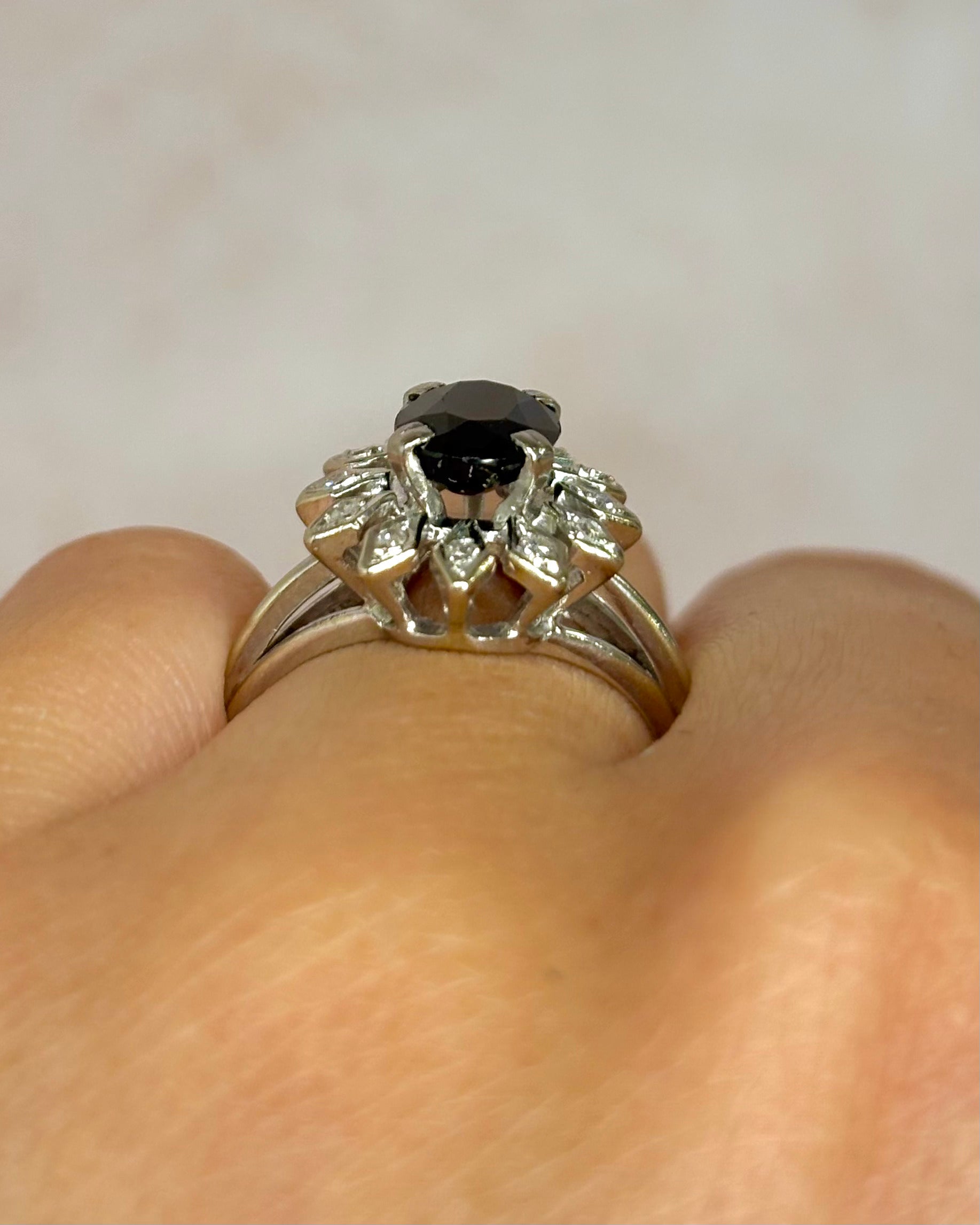Bague Marguerite Saphir 1.40 carat &amp; Diamants "Chéryl"