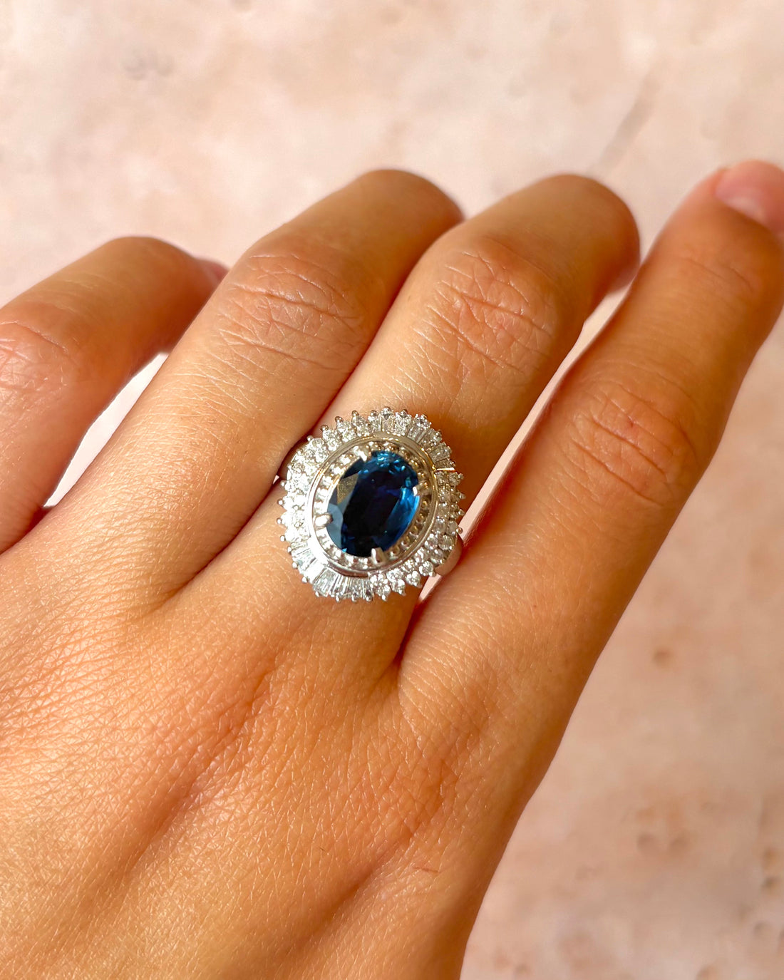 Bague Marguerite Saphir 2.44 carats &amp; Diamants 0.63 carat 9.12g "Irèna"