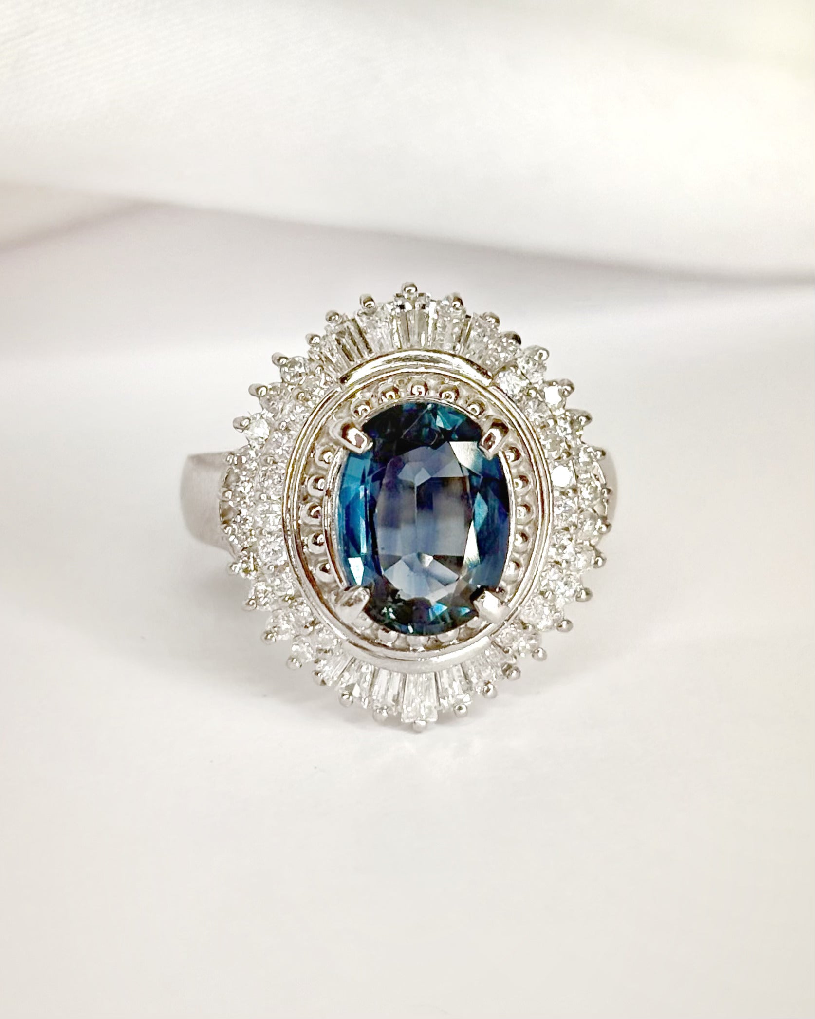 Bague Marguerite Saphir 2.44 carats &amp; Diamants 0.63 carat 9.12g "Irèna"
