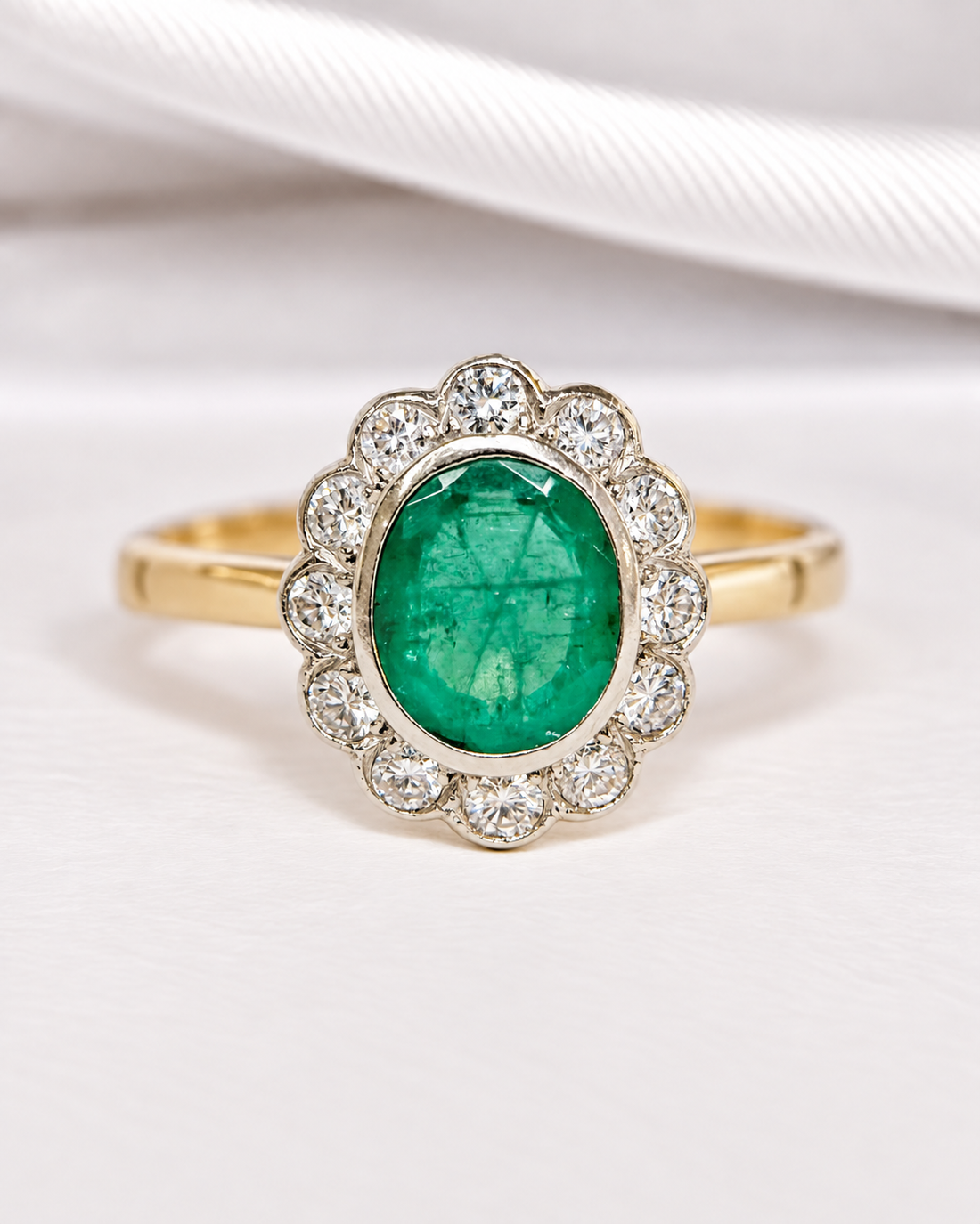 Bague Marguerite Émeraude 1.70 carat &amp; Diamants 0.60 carat "Amale"