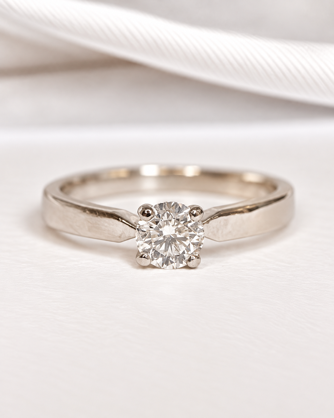 0.65-carat Diamond Solitaire Ring 4.39g "Flavie"