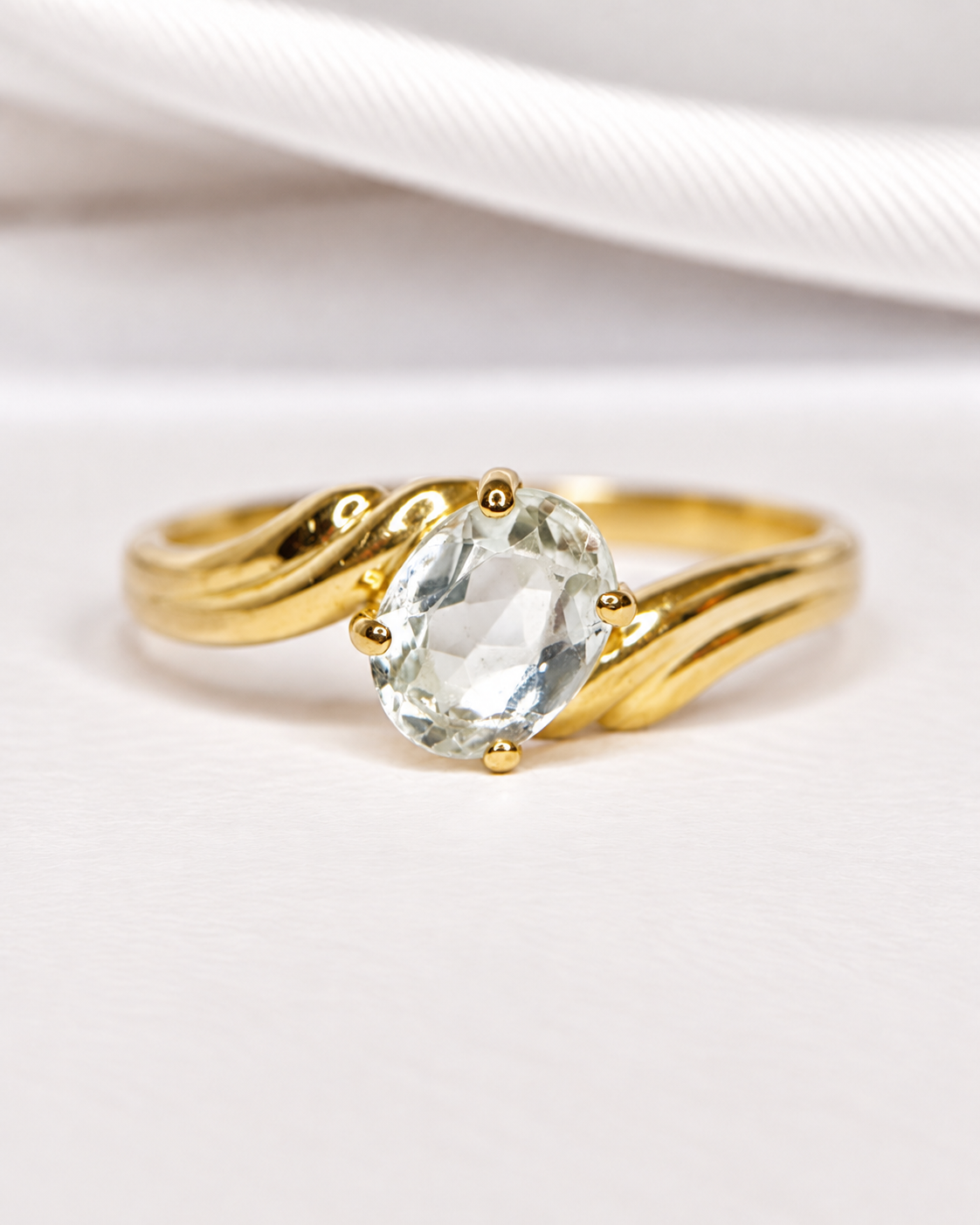0.75-carat Aquamarine Solitaire Ring "Dina"
