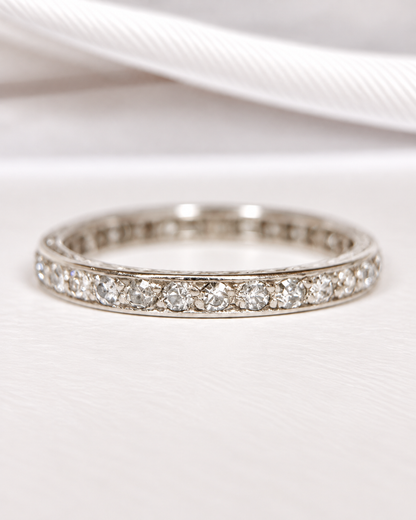 0.90 carat 2.4 mm American diamond band "Laure"
