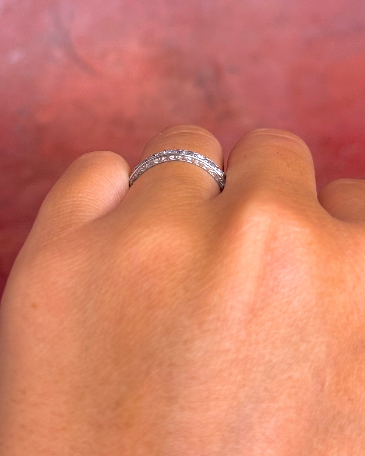 0.90 carat 2.4 mm American diamond band "Laure"