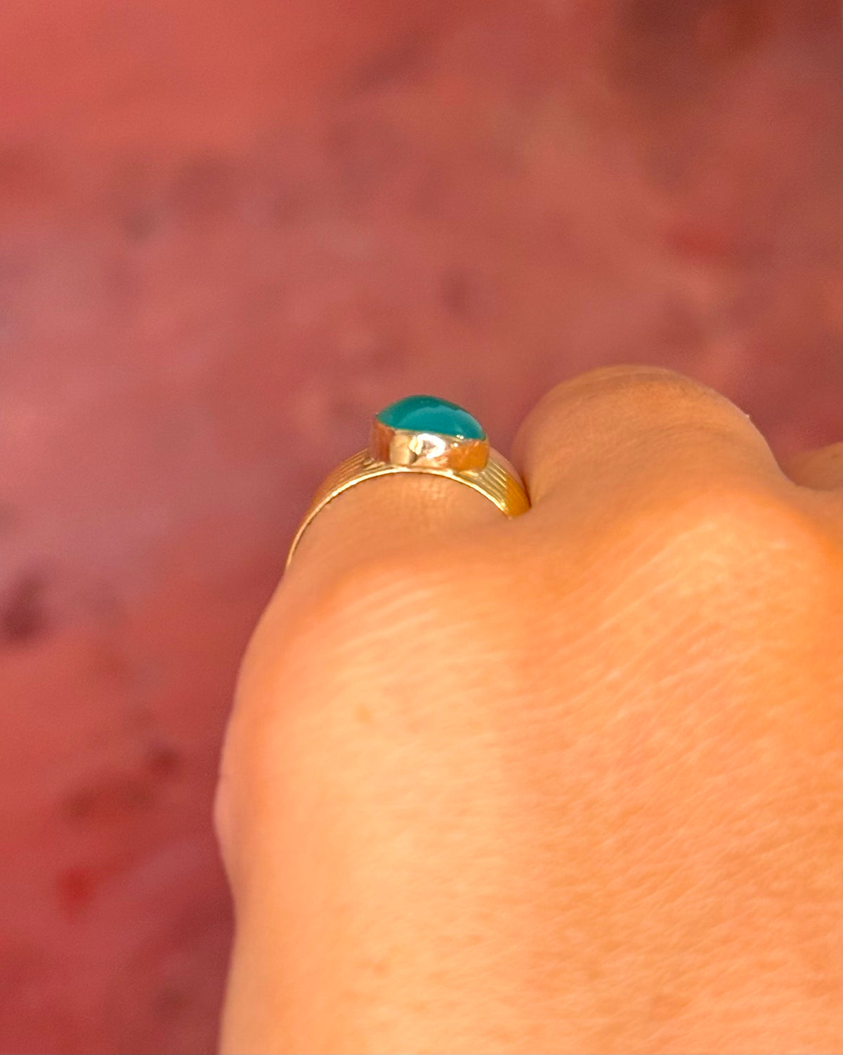 0.80-carat Chalcedony Band Ring "Taliana"