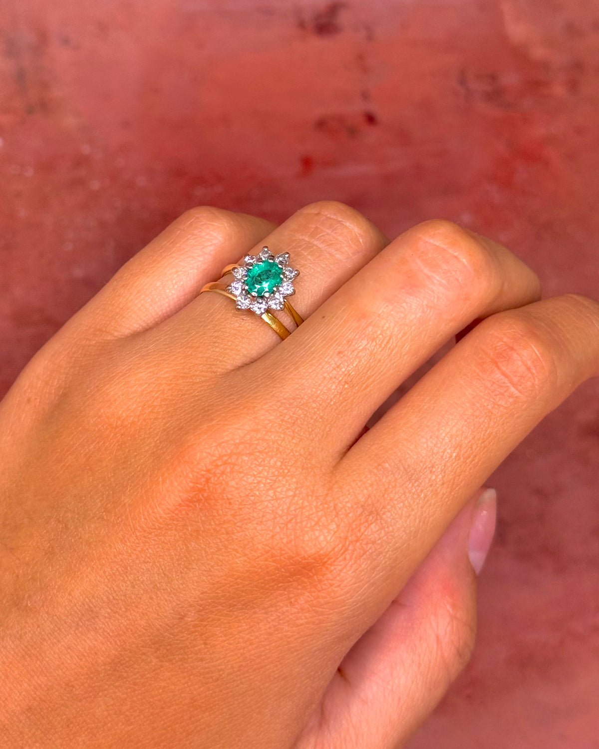 0.75-carat Emerald &amp; 0.50-carat Diamond Daisy Ring "Hermoine"