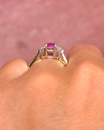 Bague Trilogie Rubis 0.70 carat &amp; Diamants "Virginia"